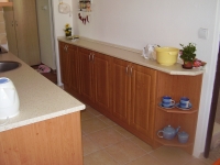 Klasická paneláková kuchyň -protikus hloubka cca 37 cm 